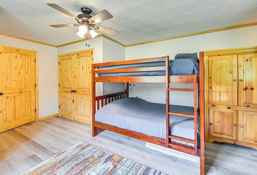 5 Mi To Cave Run Lake: Wellington Cabin W/ Deck!