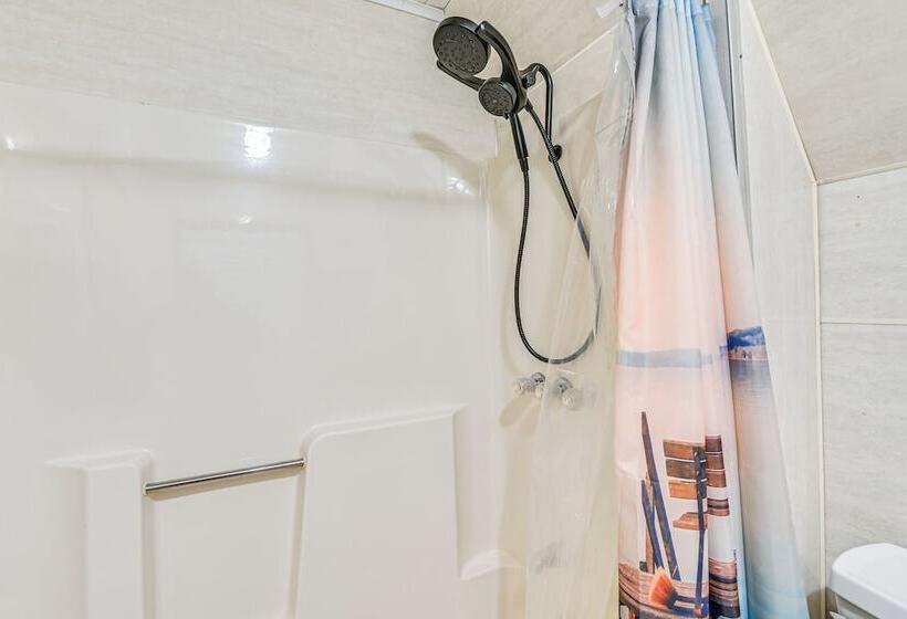 5 Mi To Cave Run Lake: Wellington Cabin W/ Deck!