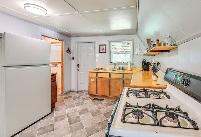 5 Mi To Cave Run Lake: Wellington Cabin W/ Deck!