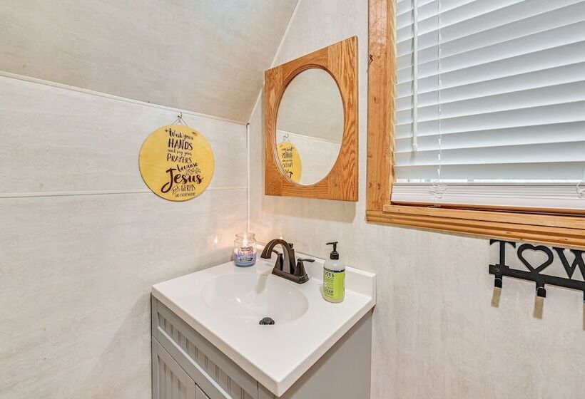 5 Mi To Cave Run Lake: Wellington Cabin W/ Deck!