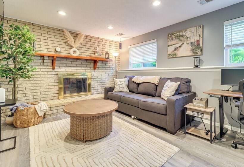 Westland Family Home W/ Deck & Fenced Yard