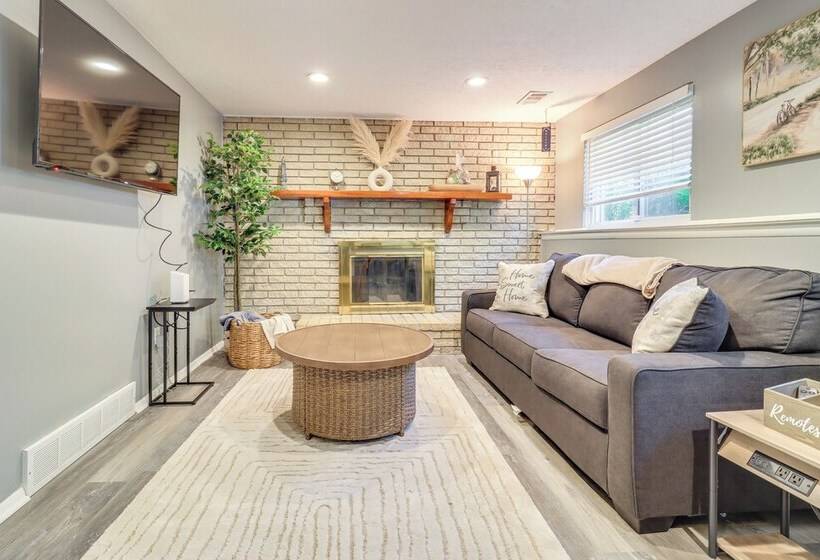 Westland Family Home W/ Deck & Fenced Yard