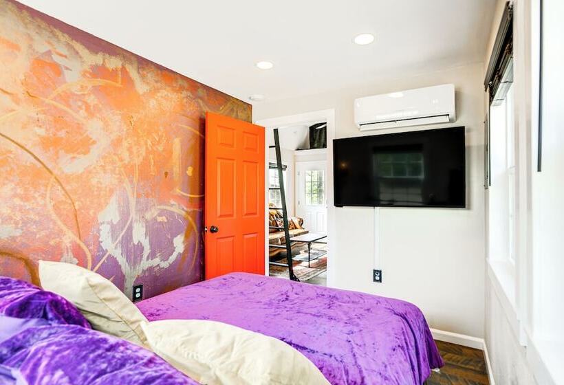 Whimsical Cabin W/ Grill < 4 Mi To Lake Brownwood!