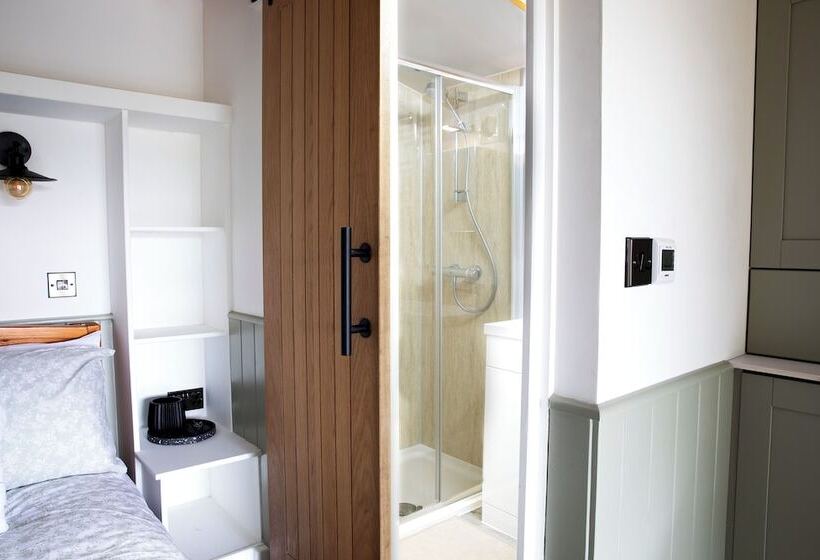 Wildwood Quarry Retreat