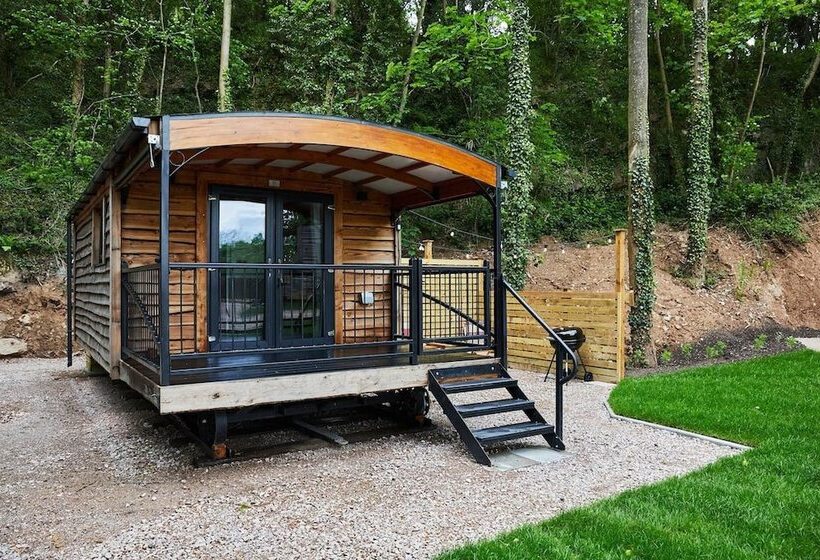 Wildwood Quarry Retreat