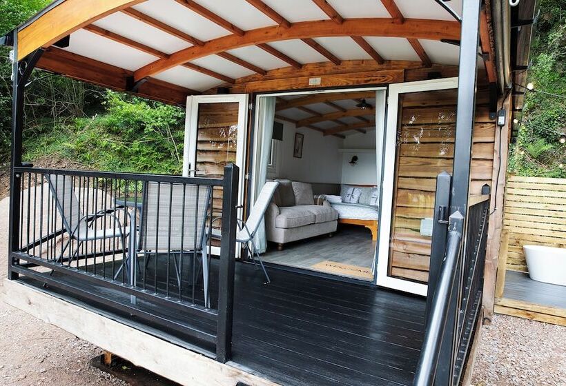 Wildwood Quarry Retreat