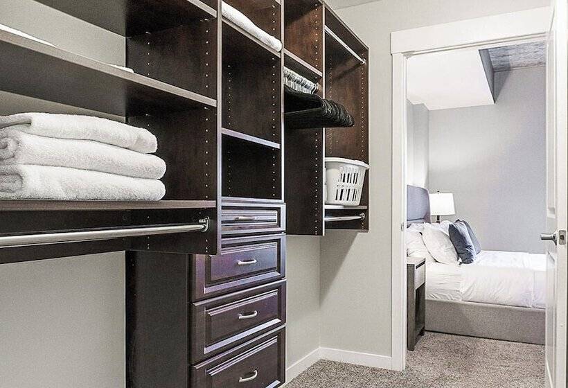 9 On Canal By  Landing