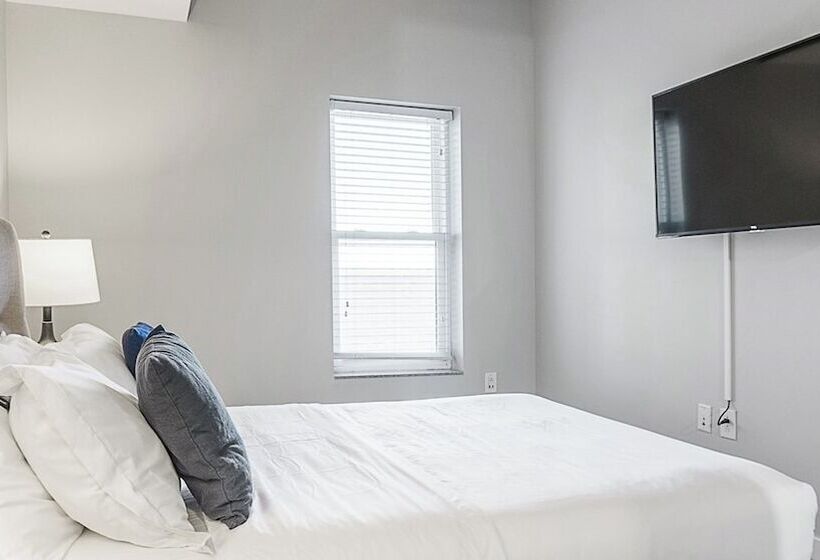 9 On Canal By  Landing