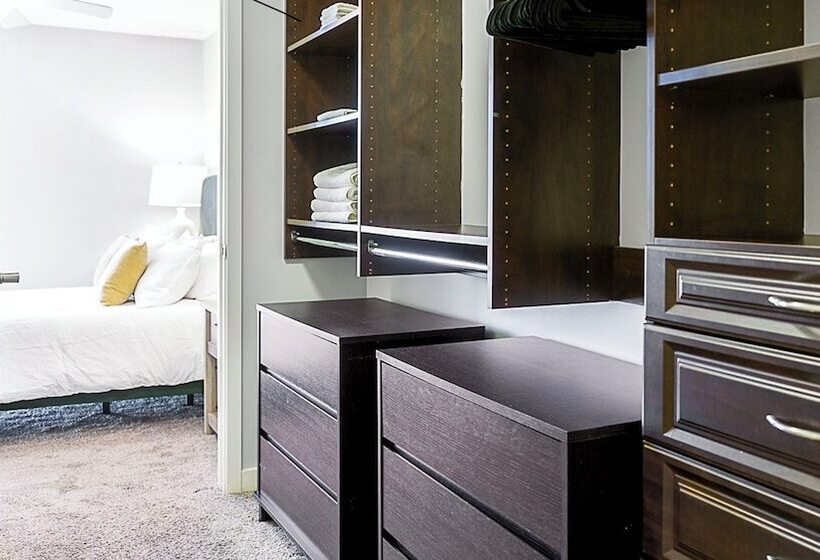 9 On Canal By  Landing