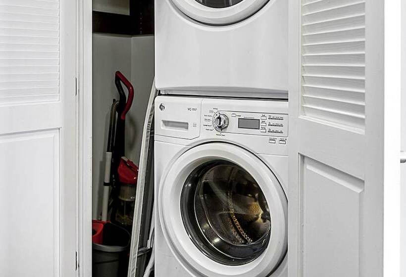 9 On Canal By  Landing