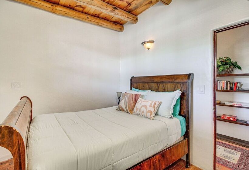 Albuquerque Adobe Home, 8 Mi To Old Town!