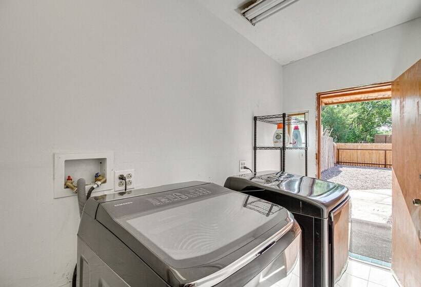 Albuquerque Adobe Home, 8 Mi To Old Town!