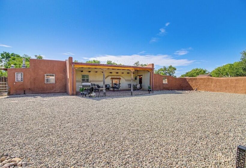 Albuquerque Adobe Home, 8 Mi To Old Town!