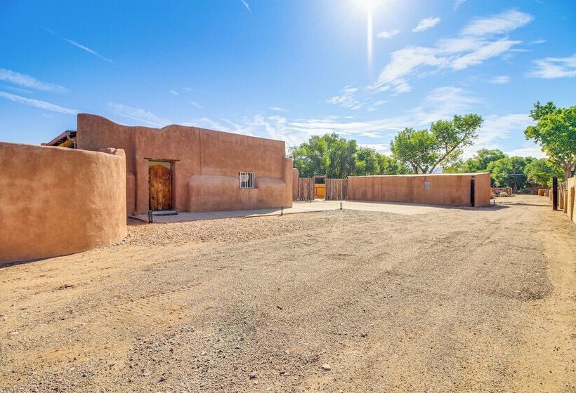 Albuquerque Adobe Home, 8 Mi To Old Town!