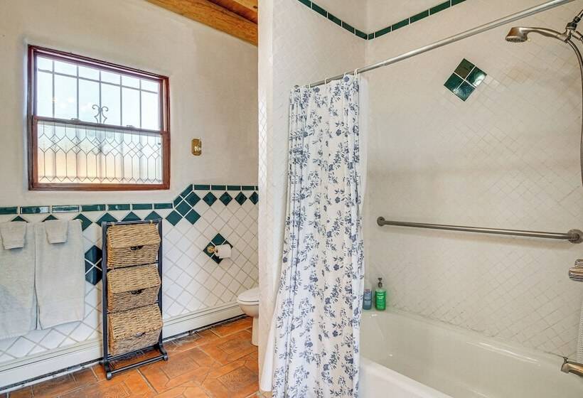 Albuquerque Adobe Home, 8 Mi To Old Town!