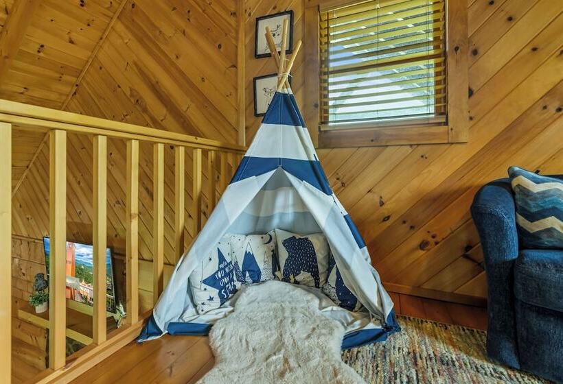 Cabin W/ Hot Tub, Theater & Games!