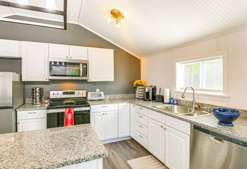 Bayfront Steuben Home W/ Screened Porch & Fire Pit