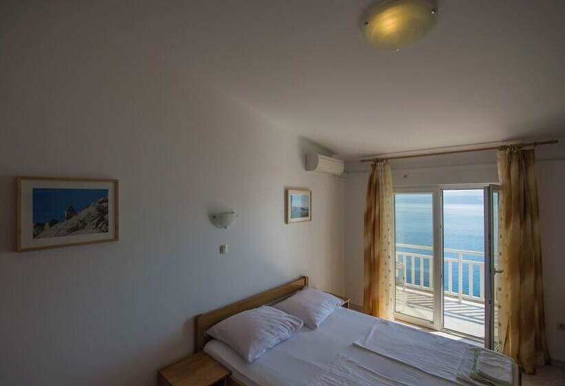 B&b Pero Near Sea With Hot Tub Access