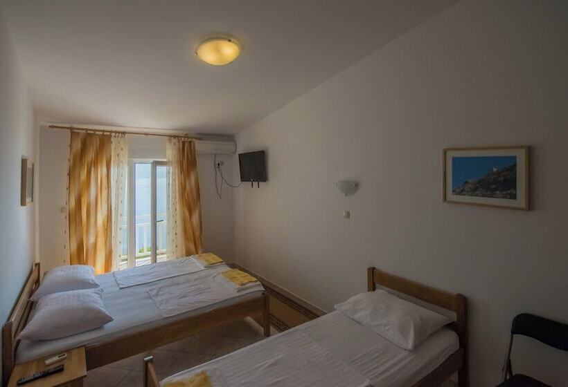 B&b Pero Near Sea With Hot Tub Access