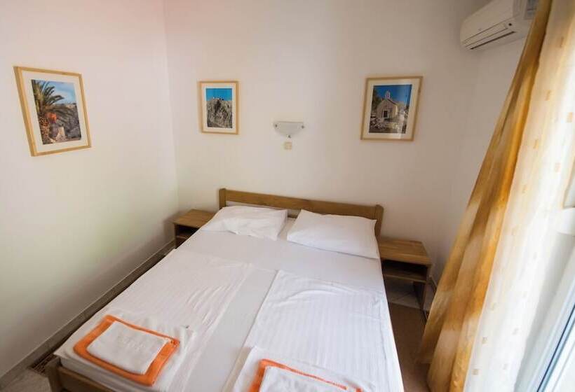 B&b Pero Near Sea With Hot Tub Access