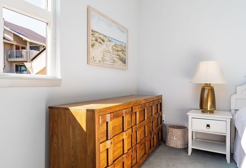 Beachcomber S Bliss By Avantstay Steps To The Beach Ocean Views