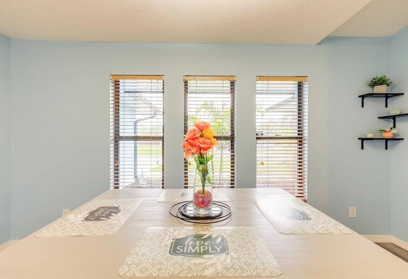 Beachy Port St Lucie Home W/ Hot Tub & Fire Pit!