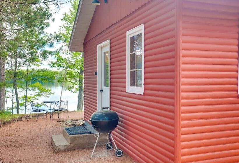 Bearskin Lake Cabin: Fish, Boat & Relax!