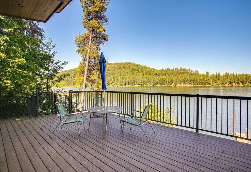 Beautiful Lake Coeur D Alene Retreat: Deck & View!
