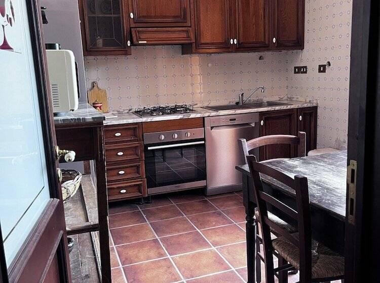 민박 Villa Milone Etna Country House