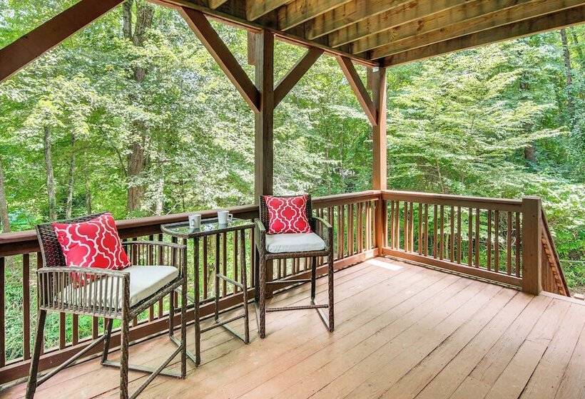 Black Mountain Hideaway W/ Hot Tub & Pool Table!