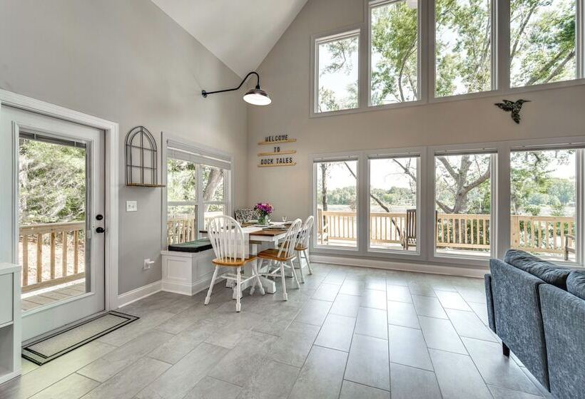 Brand New Perry House W/ Kayaks & Lake Access