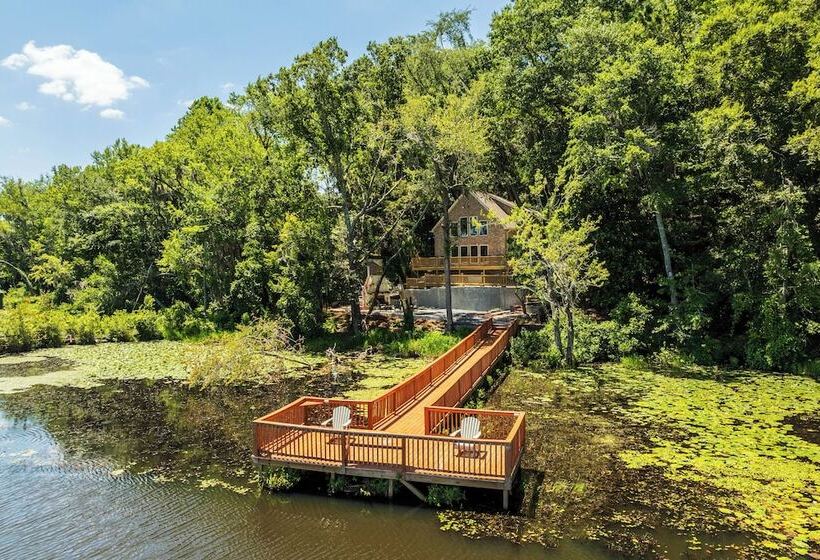 Brand New Perry House W/ Kayaks & Lake Access