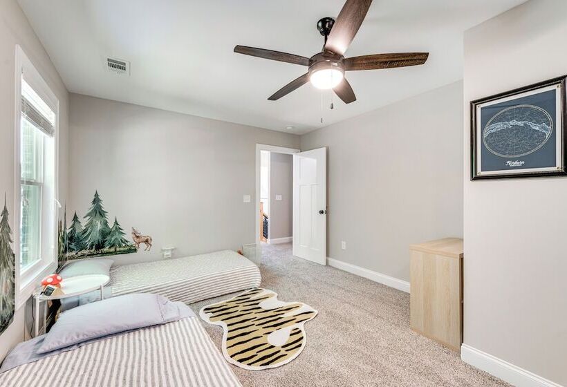 Brand New Perry House W/ Kayaks & Lake Access