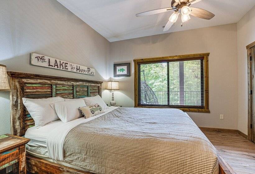 Branson Cabin W/ Pool Access & Private Boat Slip!