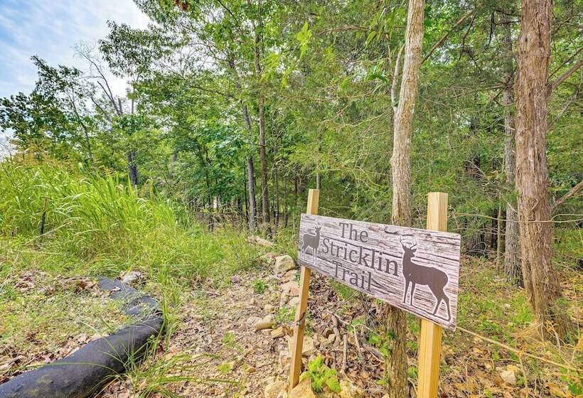 Branson Cabin W/ Pool Access & Private Boat Slip!