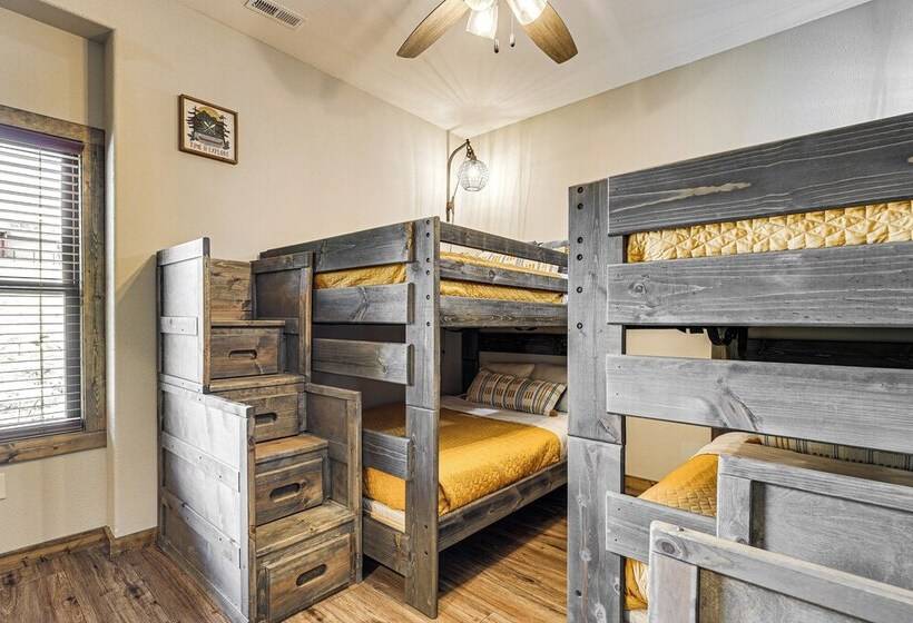 Branson Cabin W/ Pool Access & Private Boat Slip!