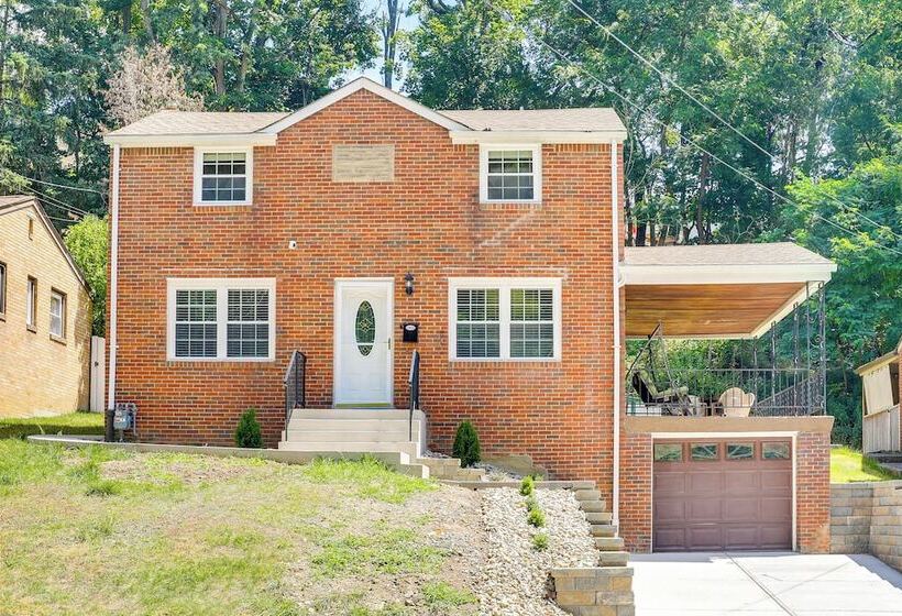 Bright Pittsburgh House W/ Yard: 3 Mi To Downtown!