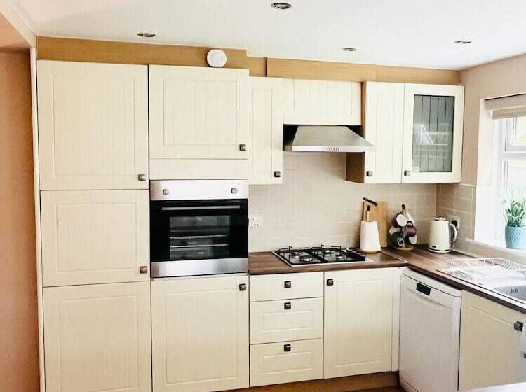 Bungalow Stay In Morpeth Close To Transport Links