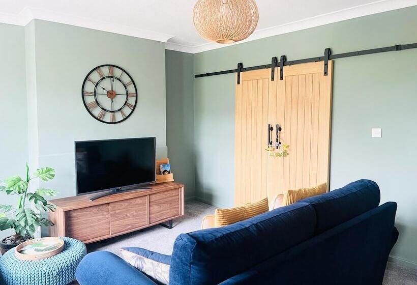 Bungalow Stay In Morpeth Close To Transport Links