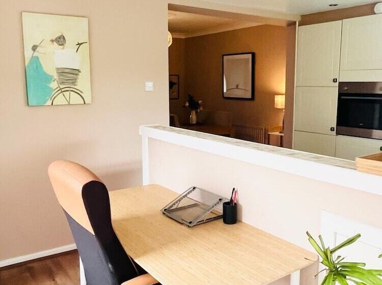 Bungalow Stay In Morpeth Close To Transport Links