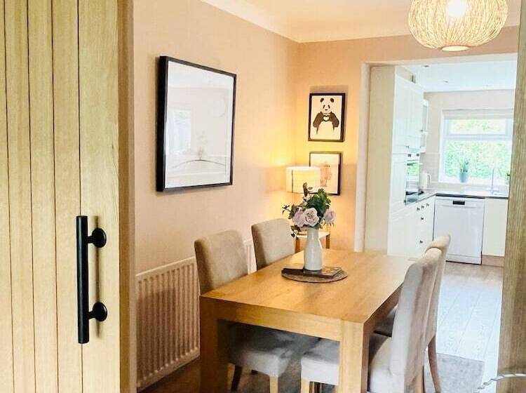 Bungalow Stay In Morpeth Close To Transport Links