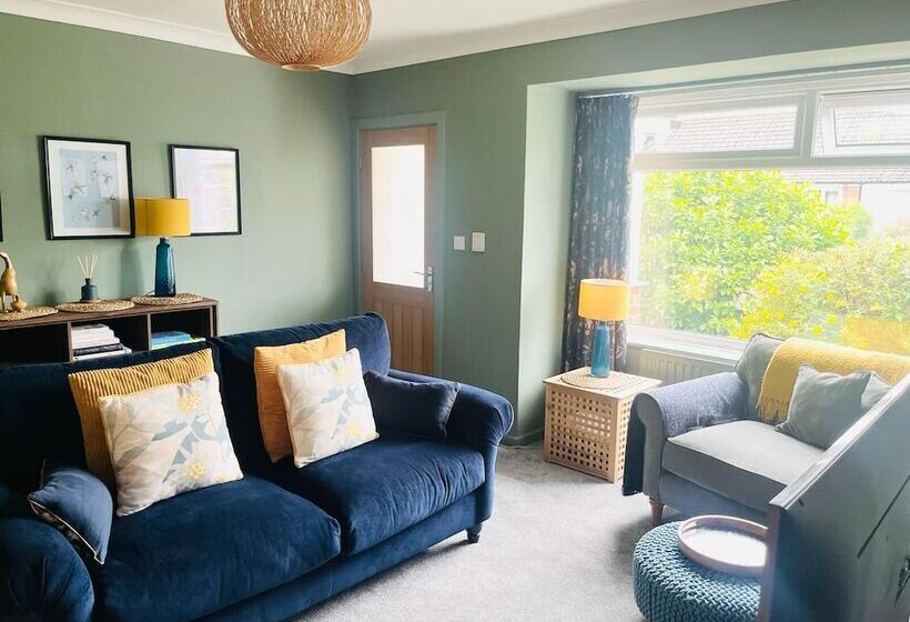 Bungalow Stay In Morpeth Close To Transport Links