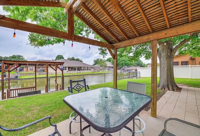 Canal Front Granbury Home W/ Dock   Dogs Welcome!