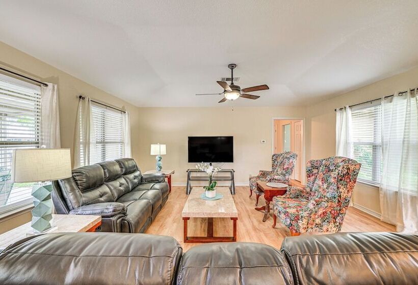 Canal Front Granbury Home W/ Dock   Dogs Welcome!