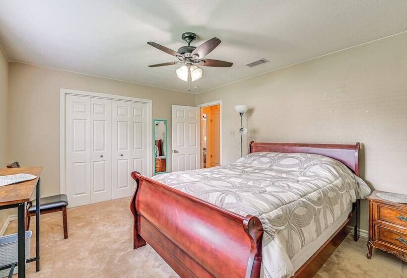 Canal Front Granbury Home W/ Dock   Dogs Welcome!