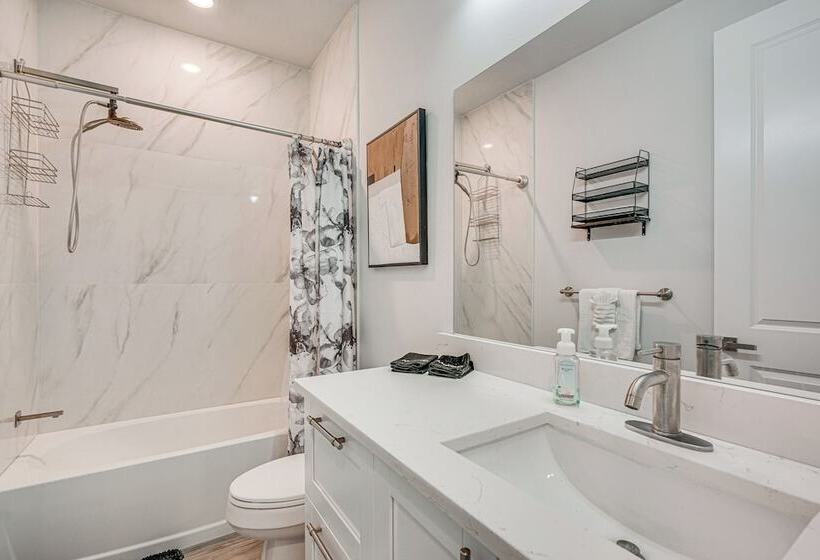 5 Mi To Beach: Family Retreat In Cape Coral