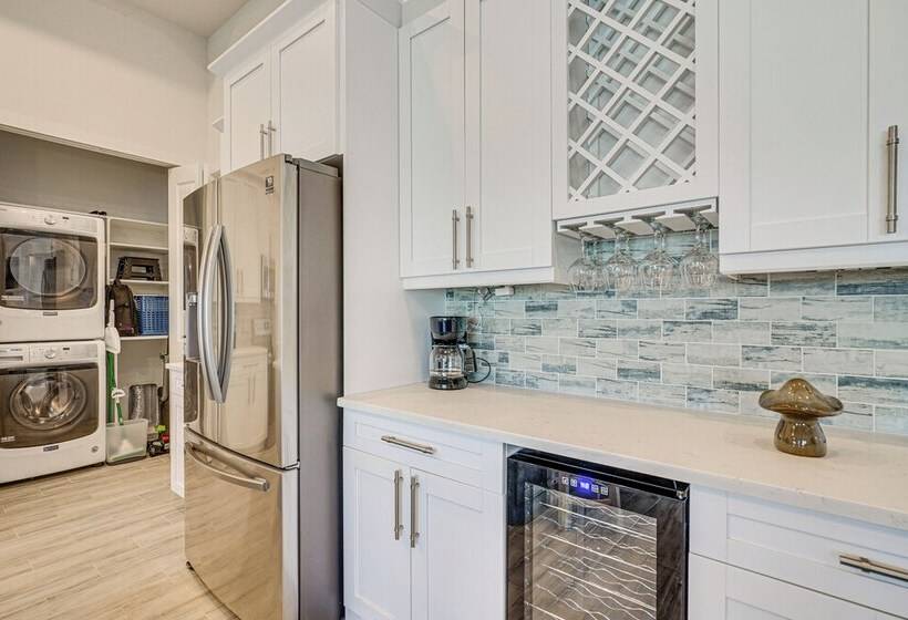 5 Mi To Beach: Family Retreat In Cape Coral