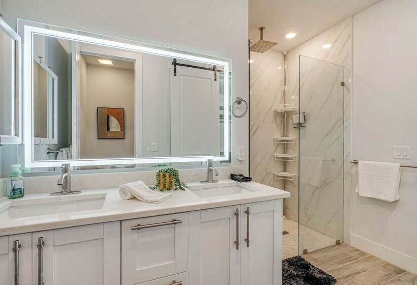 5 Mi To Beach: Family Retreat In Cape Coral