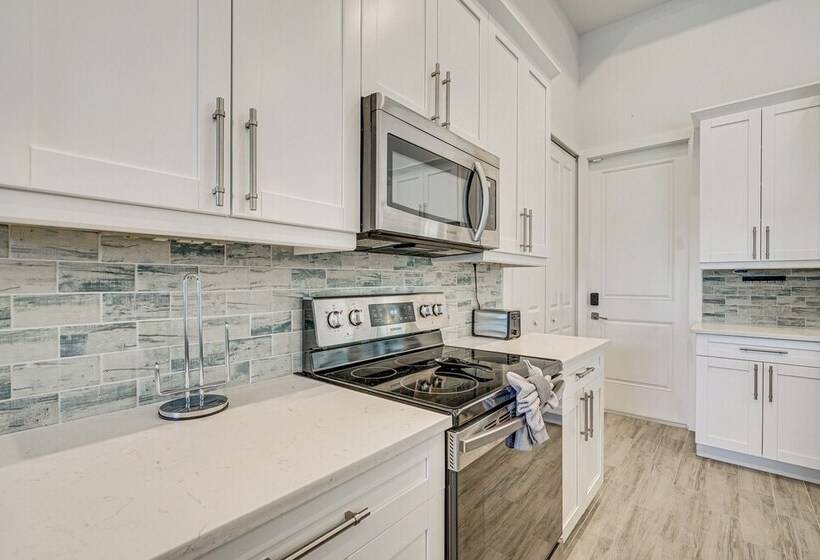 5 Mi To Beach: Family Retreat In Cape Coral