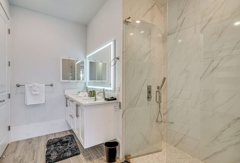 5 Mi To Beach: Family Retreat In Cape Coral